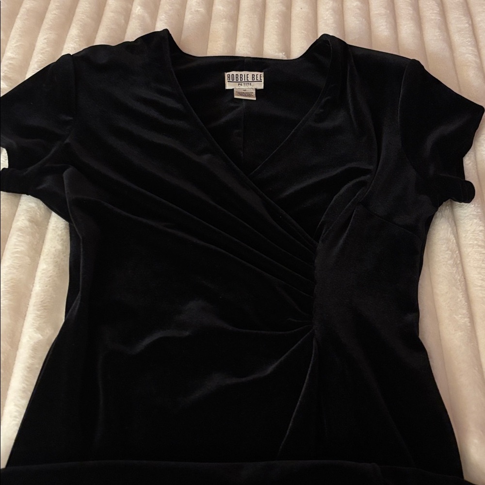 Robbie Bee Petite Black Dress
